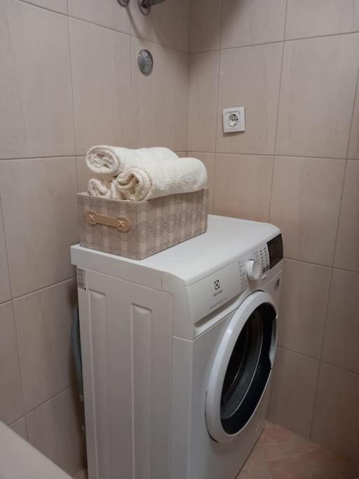 Apartment Dora-100M From The Central Beach Makarska Luaran gambar